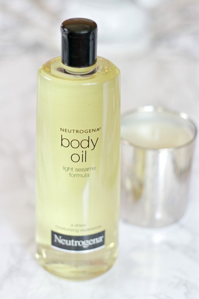 Neutrogena Body Oil Light Sesame Formula | Radiant Glow Moisturizer for Dry Skin | Bath & Shower Oil For Smooth and Hydrated Skin