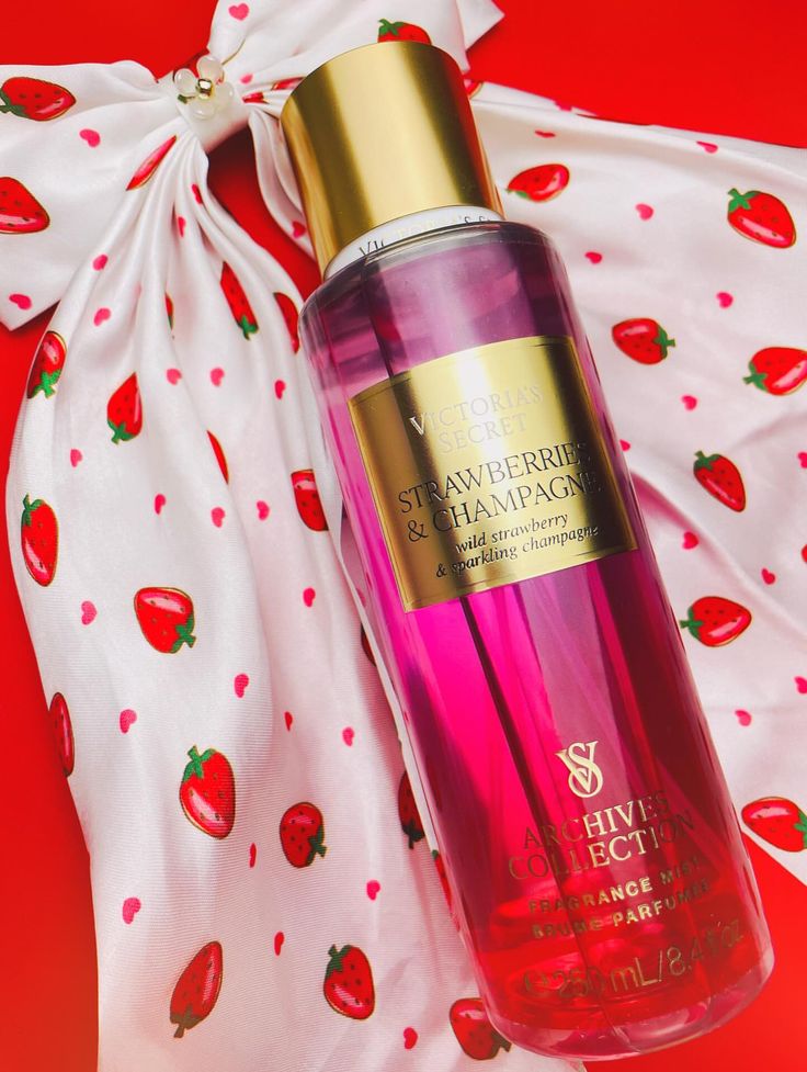 Victoria’s Secret Strawberries & Champagne Fragrance Mist